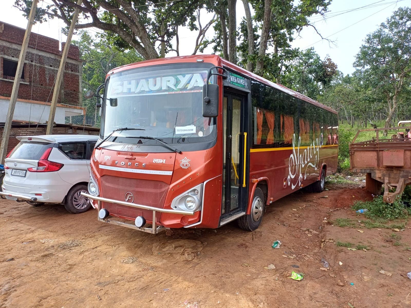 Bus 28 Seater