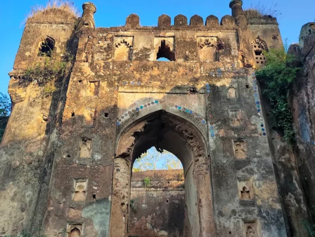 Palamu Fort Ruins — 17th-century Chero dynasty sandstone fort with Mughal-style arched gateway, Betla, Jharkhand