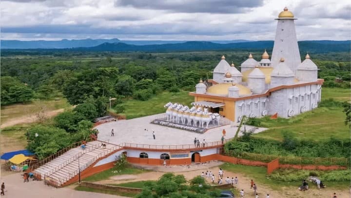 Sun Temple Ranchi at Bundu — Konark-style temple with chariot wheels and horses, Ranchi district, Jharkhand