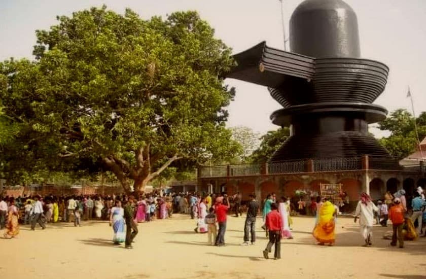 Harihar Dham — Shiva temple with large statue on hillock overlooking Giridih town, Jharkhand